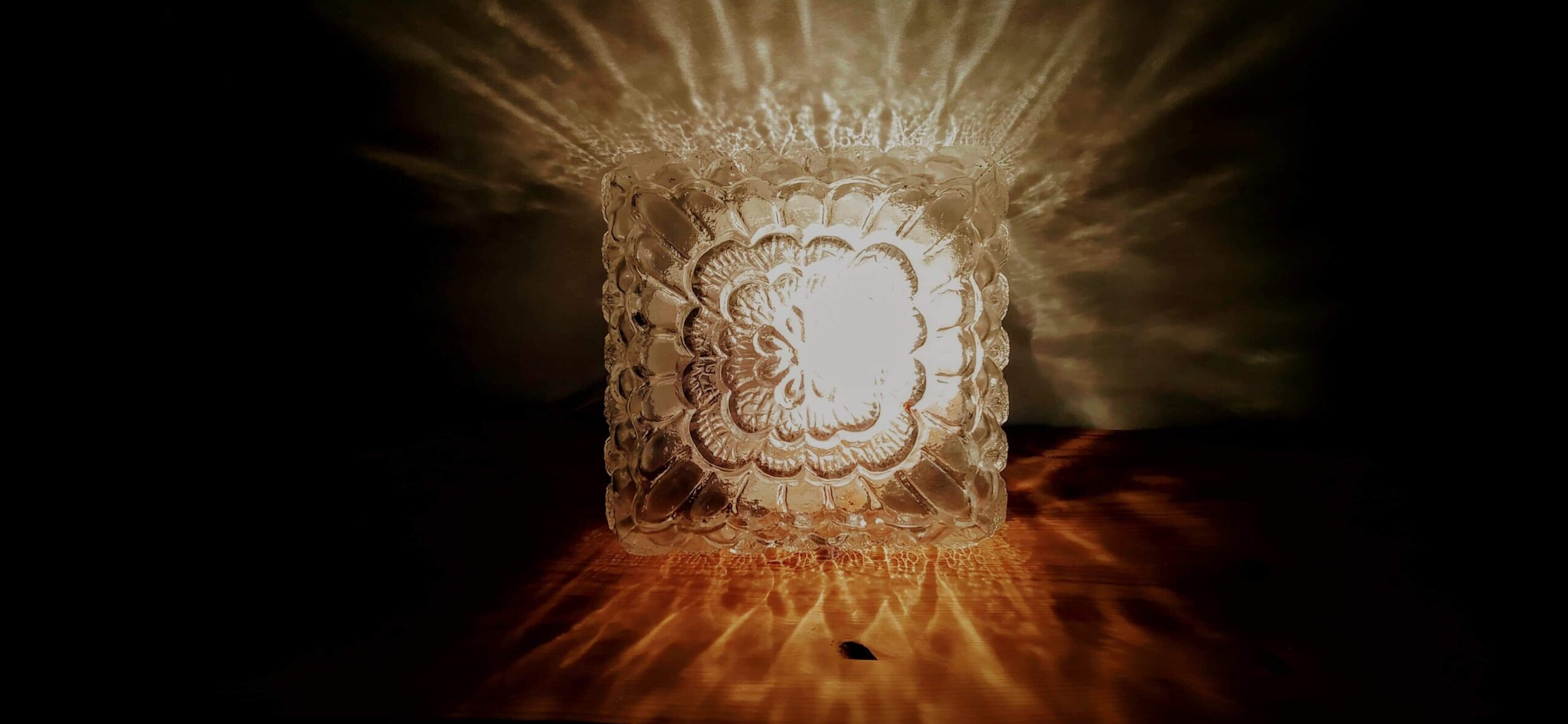 Glasplafond med blomstermønster. Smuk eksklusiv vintage plafond 22x22. – Vintage Lamper