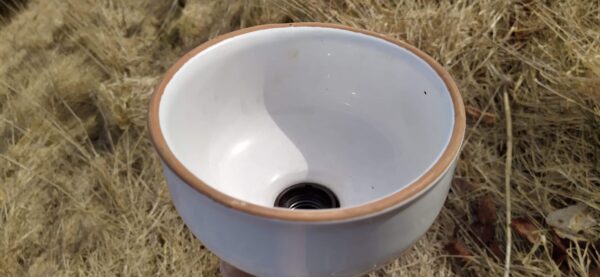 Smuk keramik retro køkken lampe. Hvid glasur. 17×17 cm