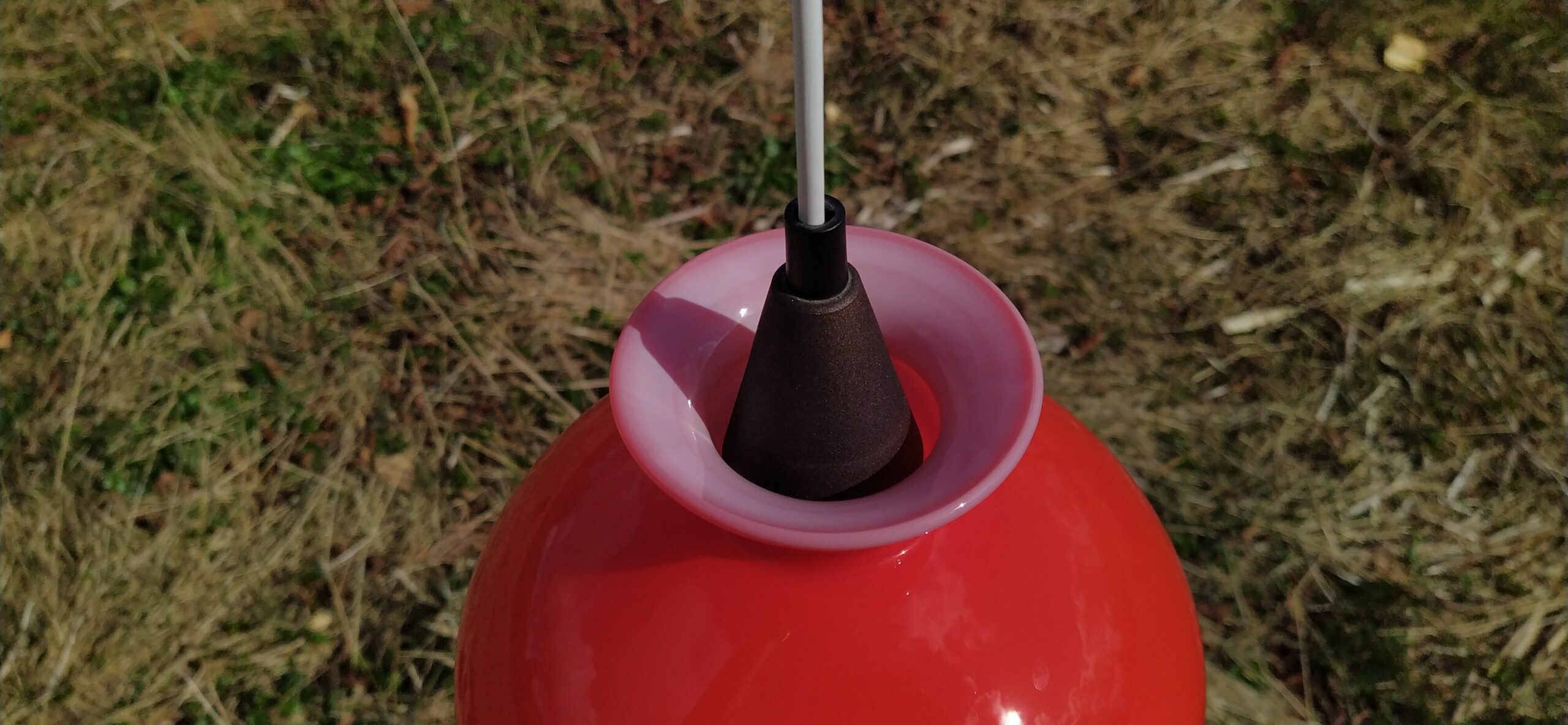 Smuk rød Holmegaard upcycled antik glaspendel. 22 cm. – produktbillede 3 – Vintage Lamper