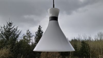 Smuk japansk opalglas pendel.