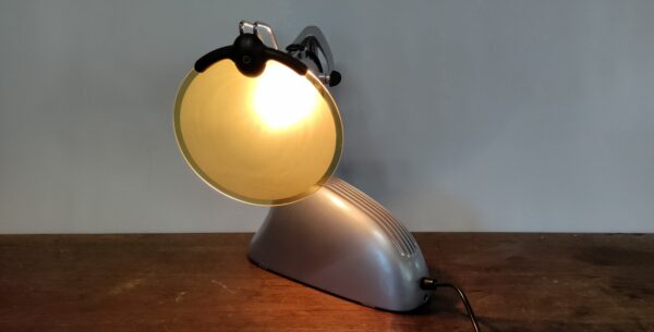 Speciallavet vintage Chicago zephyr bordlampe fra 50 erne. Upcycled. Unika lampe.