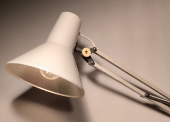 Smuk arkitektlampe fra LB – dansk design med nyt el. 3 meter ledning.