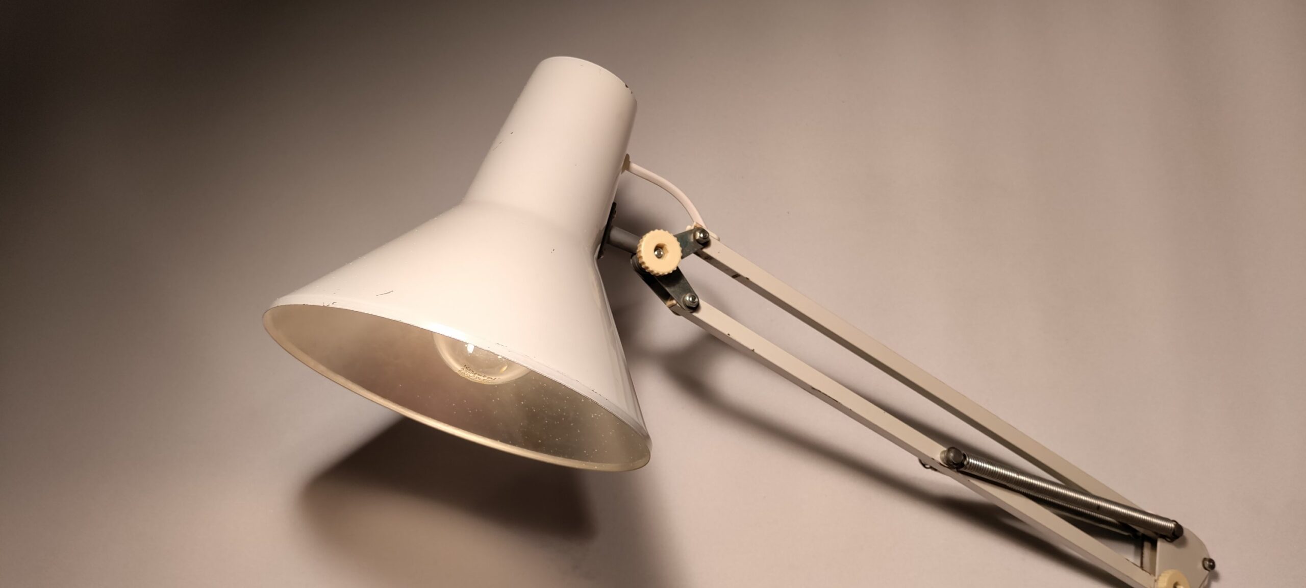 Smuk arkitektlampe fra LB - design med nyt el. 3 meter • Møllers smukkelamper.dk - Retro og vintage lamper og lampedele