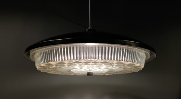 Stor smuk retro lampe til spisebordet i stål. Upcycled og med nyt el. 45 cm i diameter.