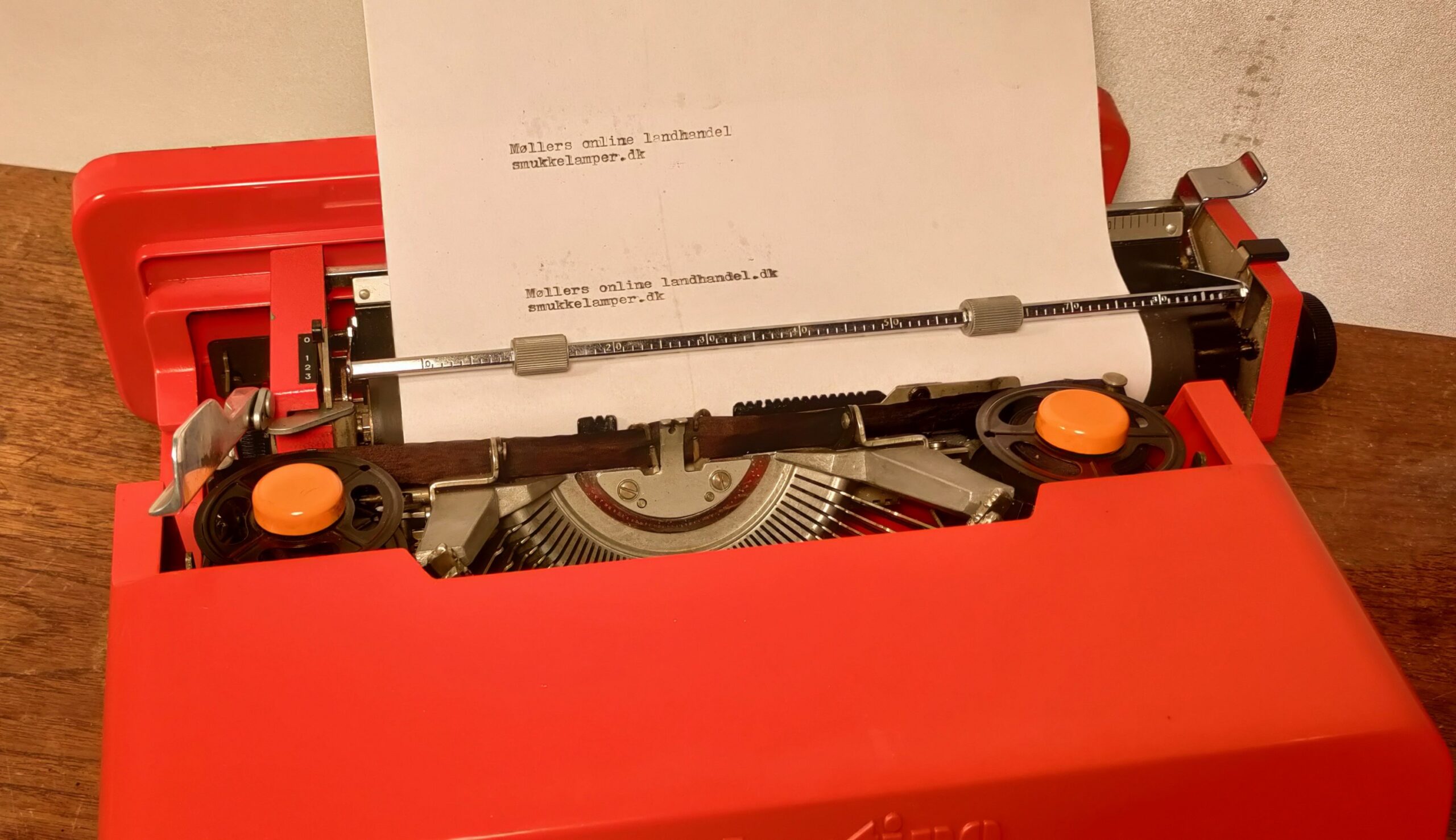 Olivetti Valentine i Ferrari rød. Serviceret og renset. – produktbillede 1 – Retro furniture