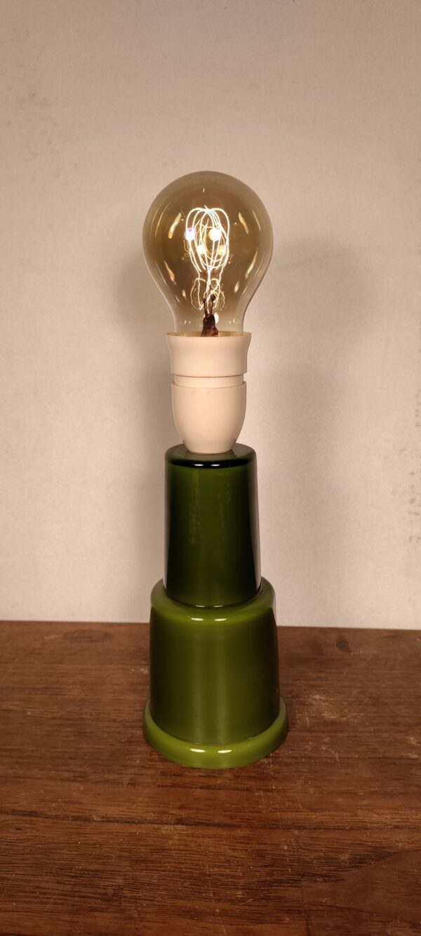 Smuk olivengrøn glas bordlampe med ny ledning. Bakelit fatning og original afbryder m.m