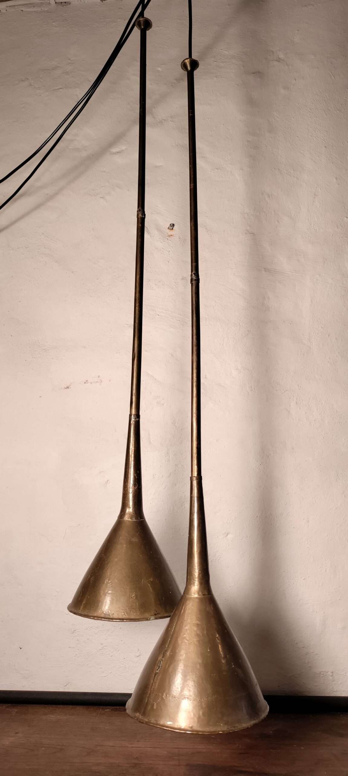 Sæt med 2 sjældne messing horn pendler. 100 cm lange. Nyt el. Se mere – produktbillede 1 – Loftlamper