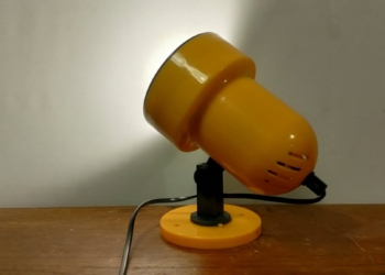 Smuk retro solsikke gul svensk BOFA væglampe.