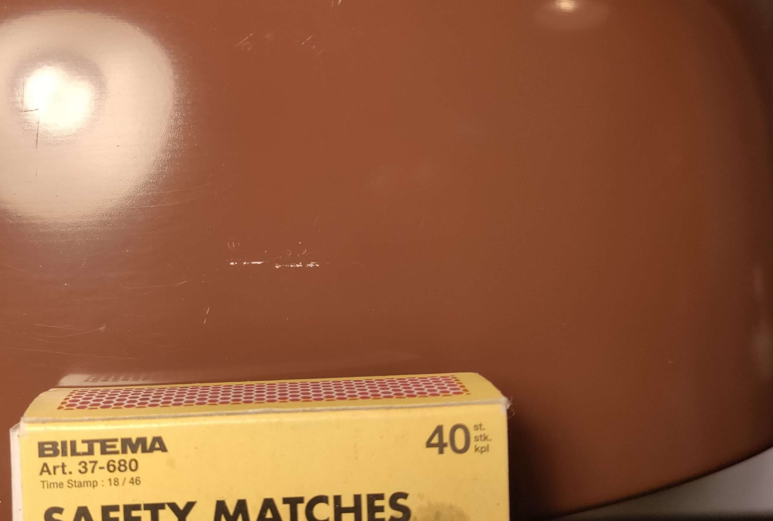Stor smuk svensk retro emalje pendel på 37,5 cm. Med mindre brugsspor Helt nyt el. Læs mere. – produktbillede 2 – Design ikoniske lamper til spisestuen