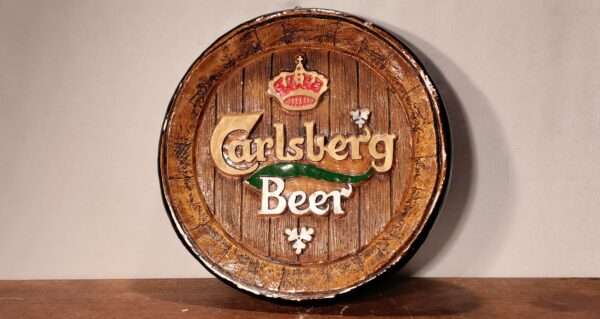 Carlsberg beer øltøndelåg 40 cm i diameter. Gips