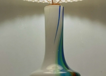 Stor Holmegaard Cascade bordlampe med delvist nyt el. Uden lampeskærm. 50 cm høj.
