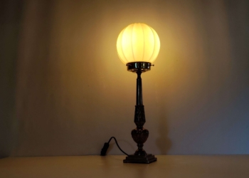 Eksklusiv antik messing og glas bordlampe. Alt el er nyt. Upcycled og genskabt. Unika lampe.