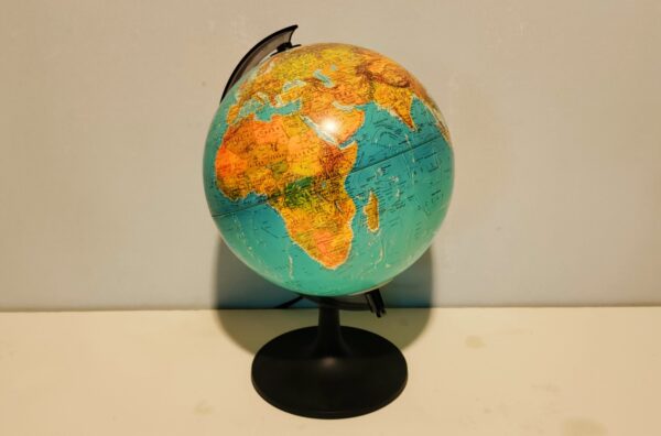 Scan Globe. Dansk produceret globus fra 80 erne. Type 5Y – 25 cm i diameter.