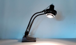 Smuk svensk BOFA skrivebords lampe. Model LEDU 3842 i brun. 1970