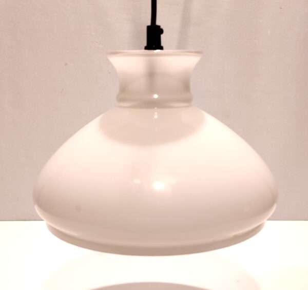 Smuk Holmegaard opalglas loftlampe. 27 cm i diameter. Upcycled. Nyt el m.m