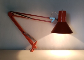Smuk dansk design arkitektlampe LB. Orange. 80 cm arm.