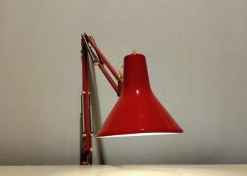Danish design arkitektlampe. Demko LTD-1. Rød. 1980 Læs mere.