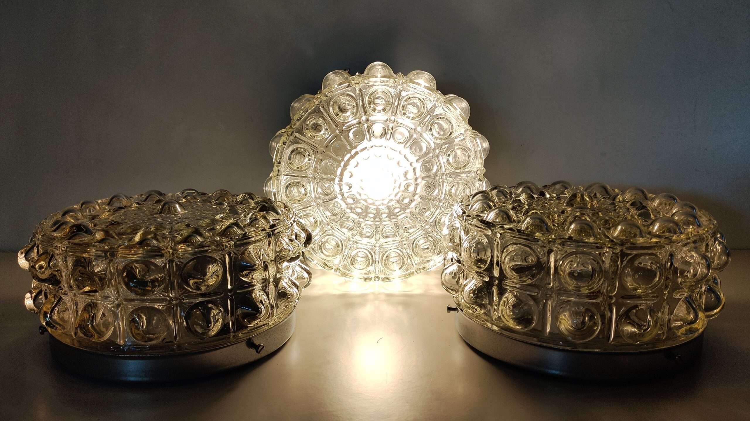 Fuld restaurerede danske design plafonder. E.S.Horn i klart glas fra 1970. 20 cm i diameter. Stykpris. Lagervare. Læs mere. – produktbillede 2