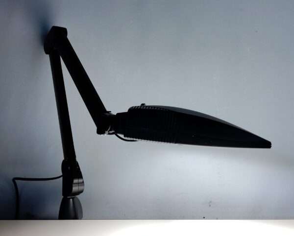 Luxo design arkitekt lampe i sort. 66 cm arm. Perfekt condition.