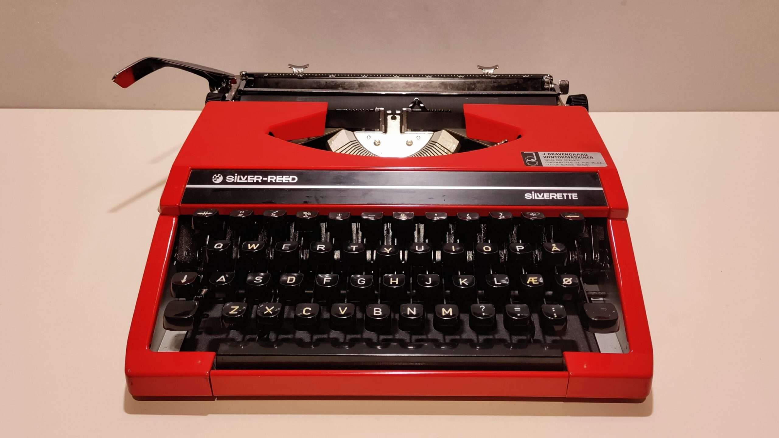 SILVER SEIKO SILVERETTE RED. Japansk kvalitet og præcision. I perfekt stand. – Vintage Lamper