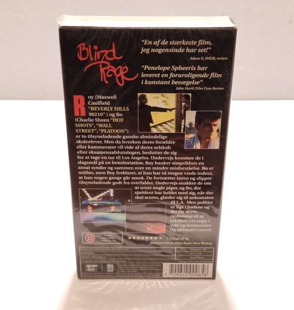 VHS Blind Rage 1985. Sjælden Charlie Sheen film. Ubrugt og i original film. Aldrig åbnet.