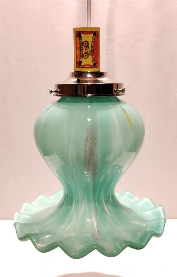 Romantisk mintgrøn antik glas pendel. Slørglas med alt el og ophæng i nyt. Fully restored. Ø25 Læs mere.