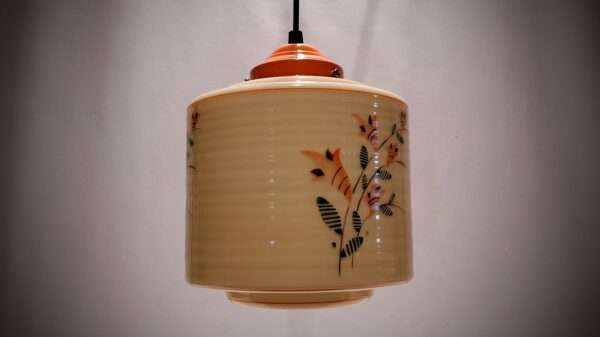 Antik kugleglas lampe i perfekt stand. 1930 Stor med helt nyt orange ophæng og helt nyt el. Læs mere.