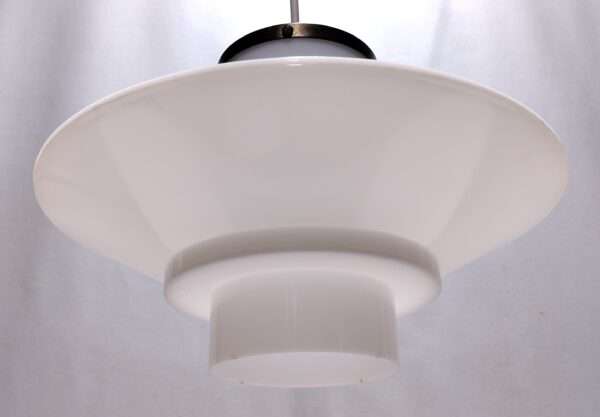 Sjælden Bent Karlby lampe fra 1969. Designet for Lyfa. Made in Denmark. Alt el er nyt. Akryl plast. Ø29. Læs mere.