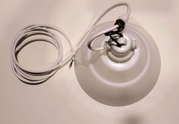 Unika opal glas lampe. Industri model. Upcycled by Moeller. Porcelæn fatning og ophæng. Ø23. Læs mere
