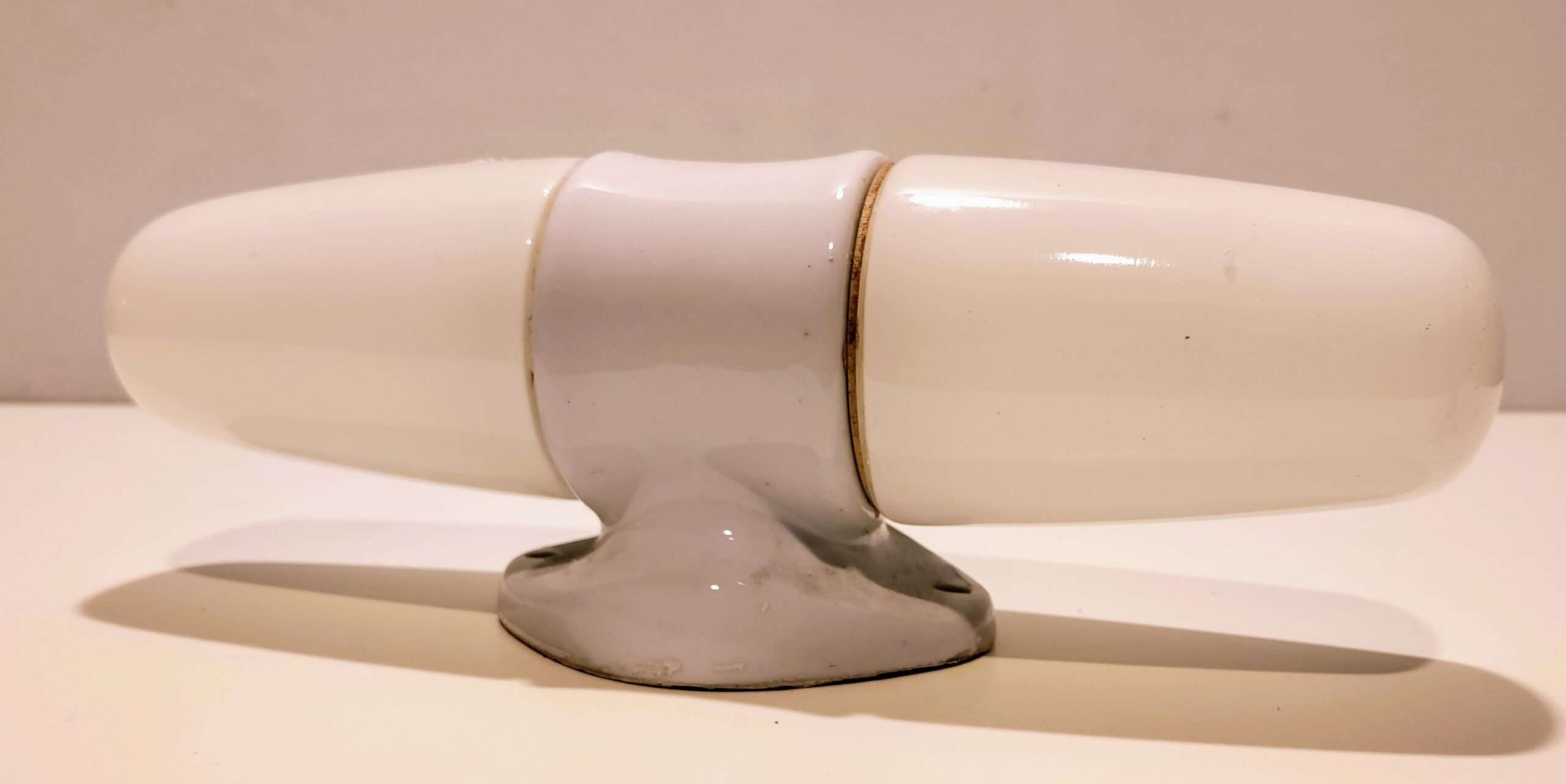 Sjældne lampeglas til Wilhelm Wagenfeld 6066. Væglampe porcelæn 1960. – produktbillede 2 – Lampeglas med skruegevind – badeværelse, opgange m.m.
