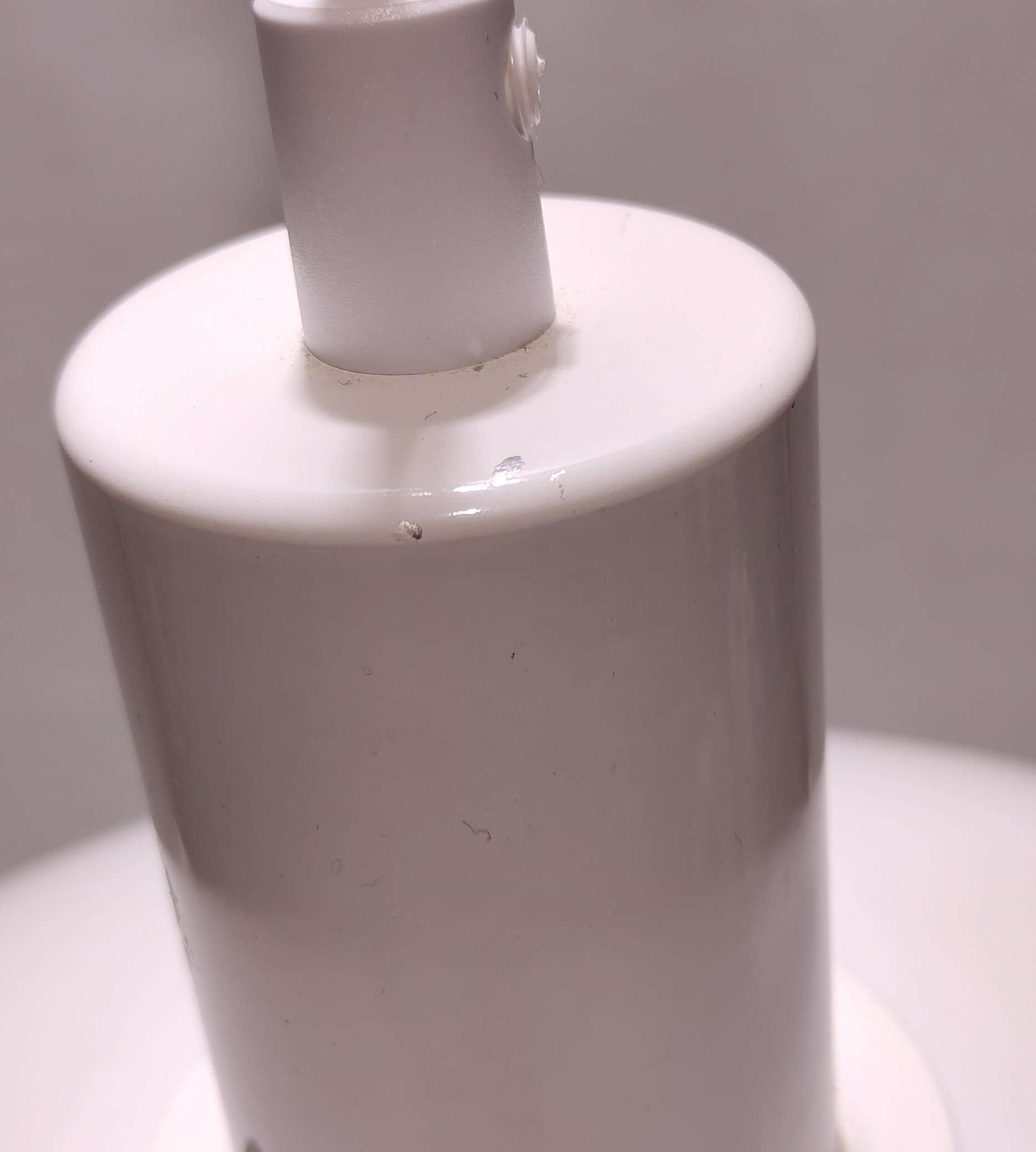 Jeka Dansk design lampe. Model Rio. Nyt el. 1990 Læs mere. – produktbillede 2 – Hvide og neutrale stilfulde