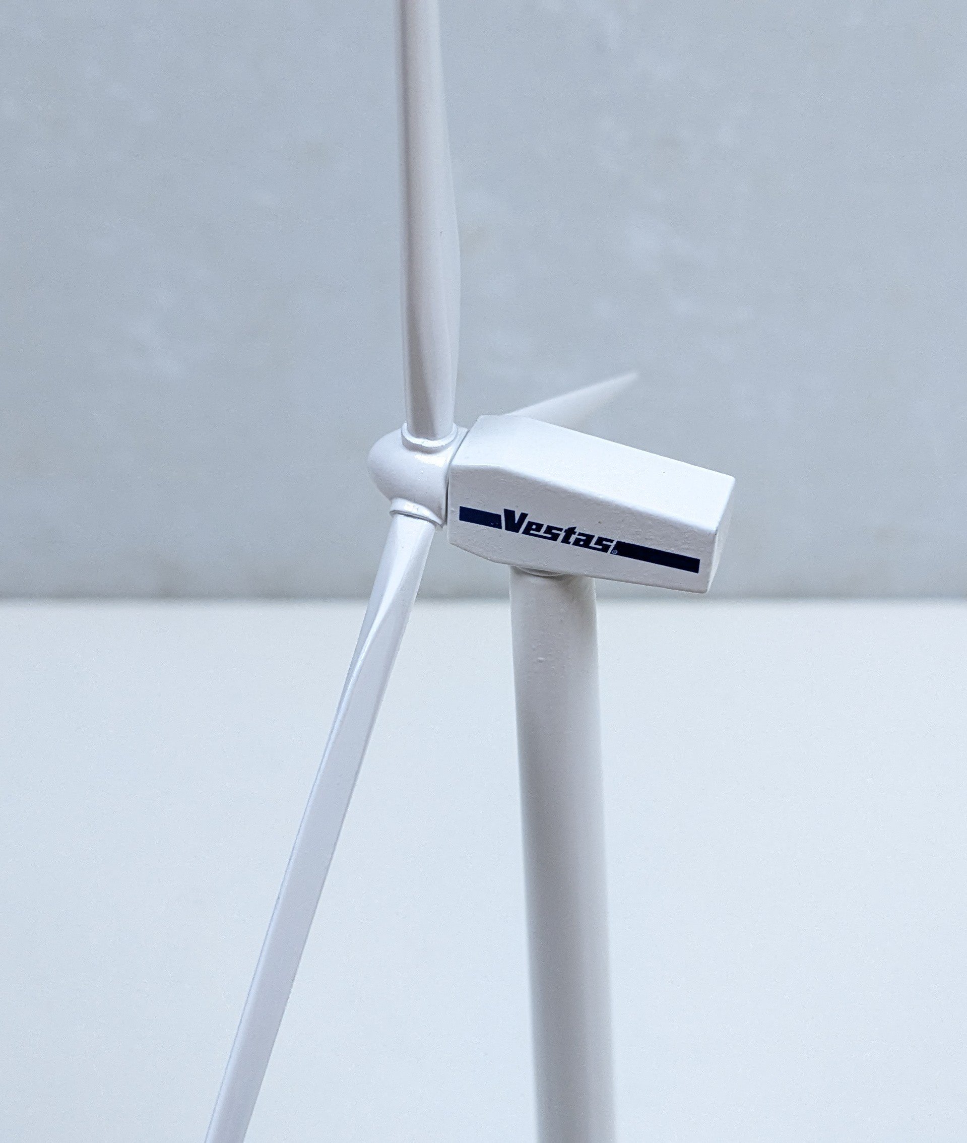 Lille Vestas Model Vindm lle I Metal 3MW 22 Cm H j M llers lille-vestas-model-vindm-lle-i-metal-3mw-22-cm-h-j-m-llers