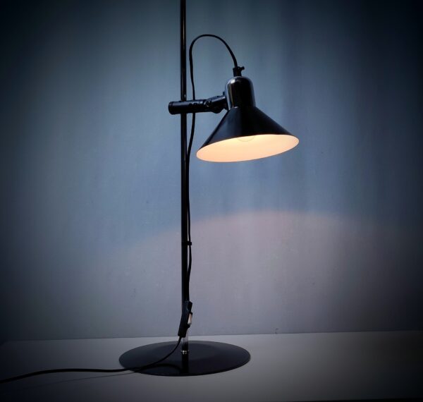 Vintage Vitrika gulvlampe fra 1970. Model 50113. 135 cm høj. Læs mere.