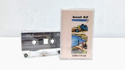 Level 42 – Staring at the sun. Original kassettebånd 1988