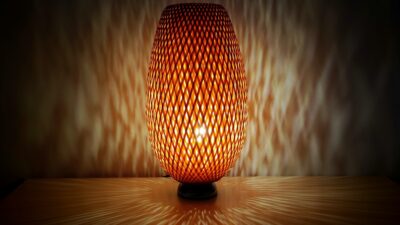 Ikea BÖJA Bordlampe. Håndlavet flettet bambus. Højde 40 cm.