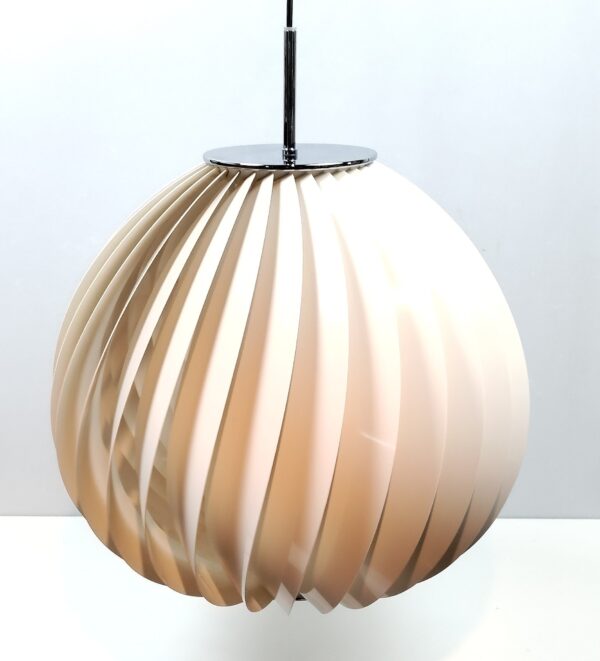 Smuk turbine loft lampe. Ø45. Alt el er nyt. Local pickup only/ kun klik og hent. Læs mere.