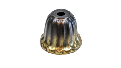 Antik top til skjult fatning og som top på lampeglas. Ø57 mm. M10 Hul. Messing. Stykpris. Læs mere.