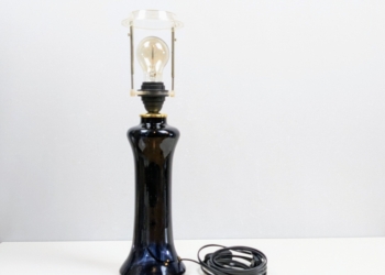 Smuk petroleumsblå stor bordlampe i glas med helt nyt el. 47 cm høj