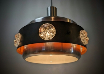Danish design Vitrika spise bord lampe fra 1960. Alt el er nyt. Aluminium er nypoleret. Ø31. Læs mere