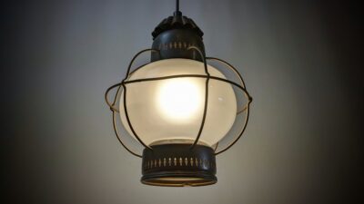 Antik romantisk kobber lanterne med helt nyt el. Ø23. Læs mere.