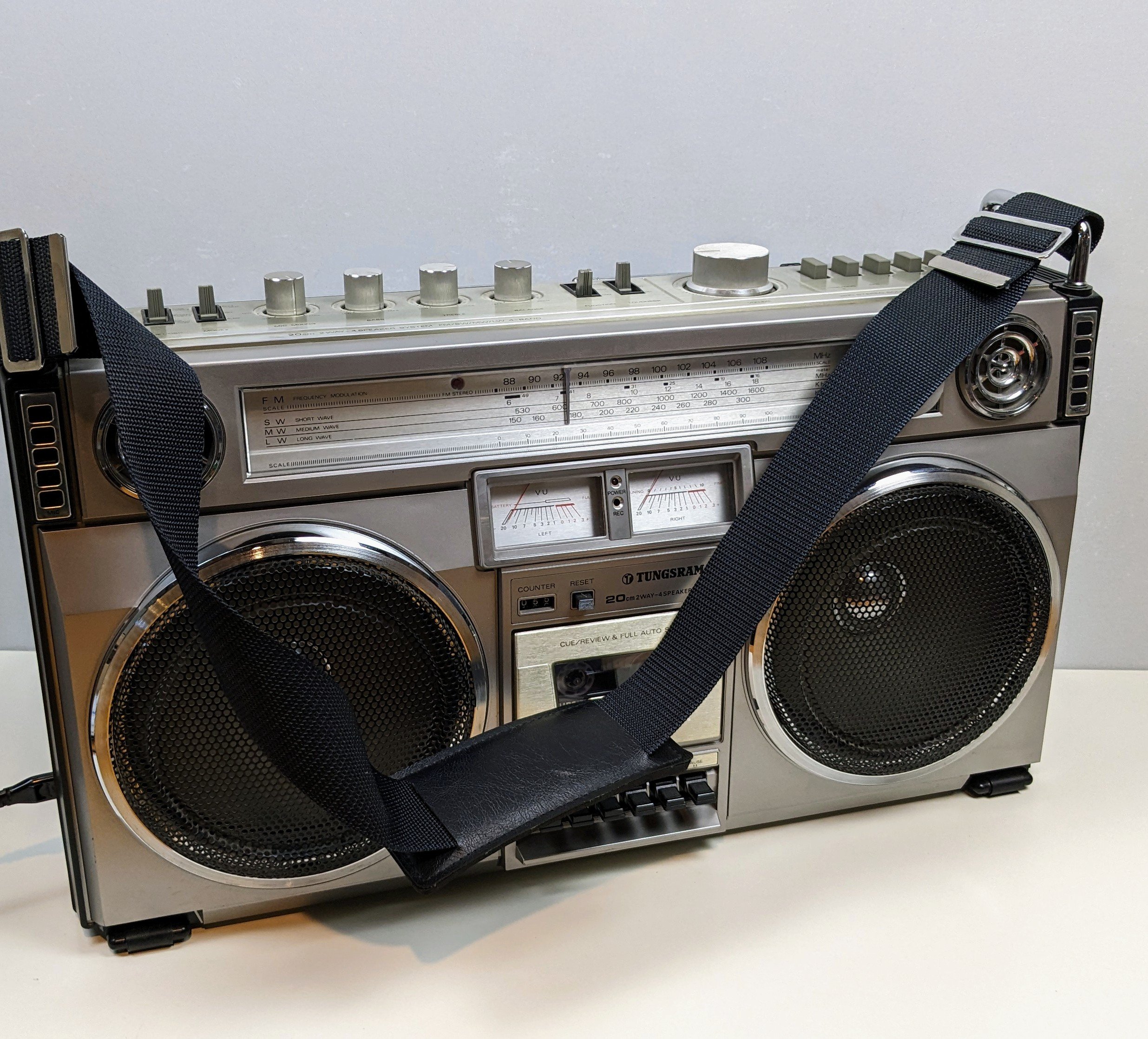 Topklasse Tungsram CSC-850 HIFI stereo sound system fra 1979. Excellent condition. Nye remme. Læs mere om