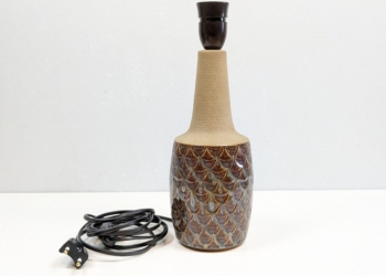 Håndlavet Søholm Bornholmsk keramik bordlampe. Model 3001. Nyt el. 32 cm høj.