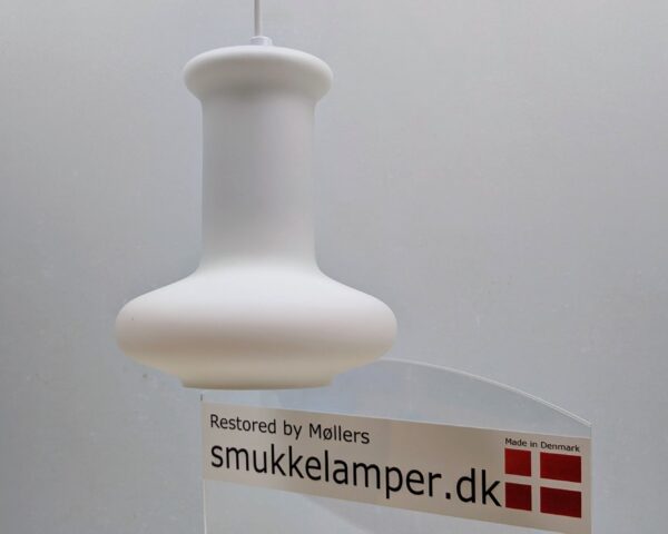 Original dansk Lyskær retro pendel i opalglas. 1980. Mat glas. Model 46793. Nyt el. Stykpris. 12 på lager.
