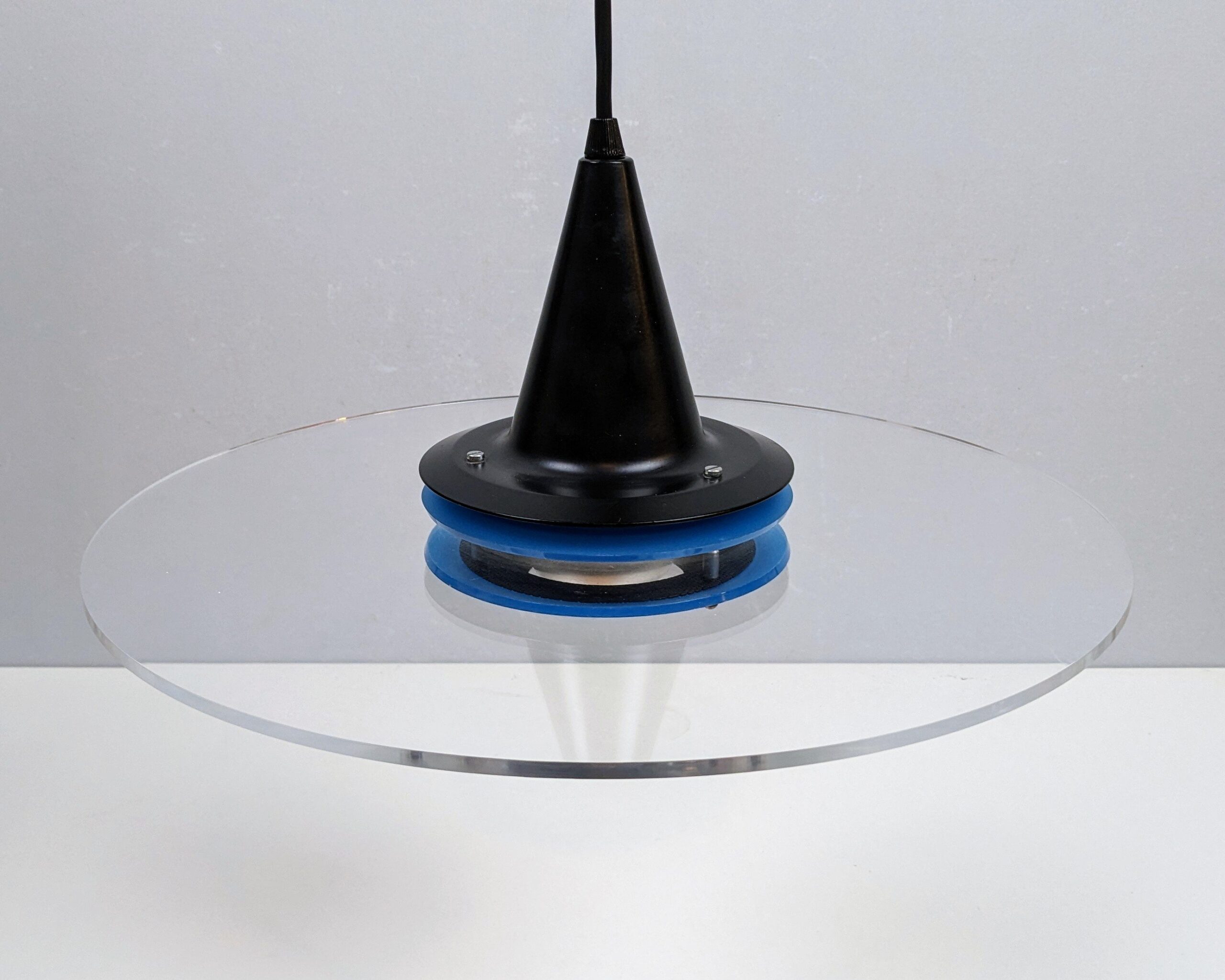 Danish design. Design light 1980. Model Topsy. Ø40. Alt el er nyt. Læs mere – produktbillede 2 – Design ikoniske lamper til spisestuen