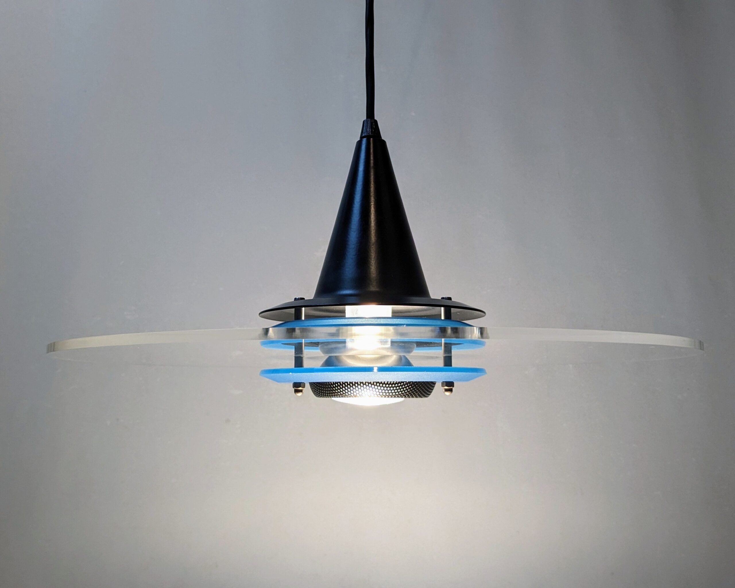 Danish design. Design light 1980. Model Topsy. Ø40. Alt el er nyt. Læs mere – produktbillede 3 – Design ikoniske lamper til spisestuen
