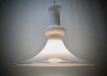 Holmegaard Etude lampe i opalglas med nyt el. Ø40. Formgiver Michael Bang 1980. Stykpris. Denne enkelte vare sendes ikke.