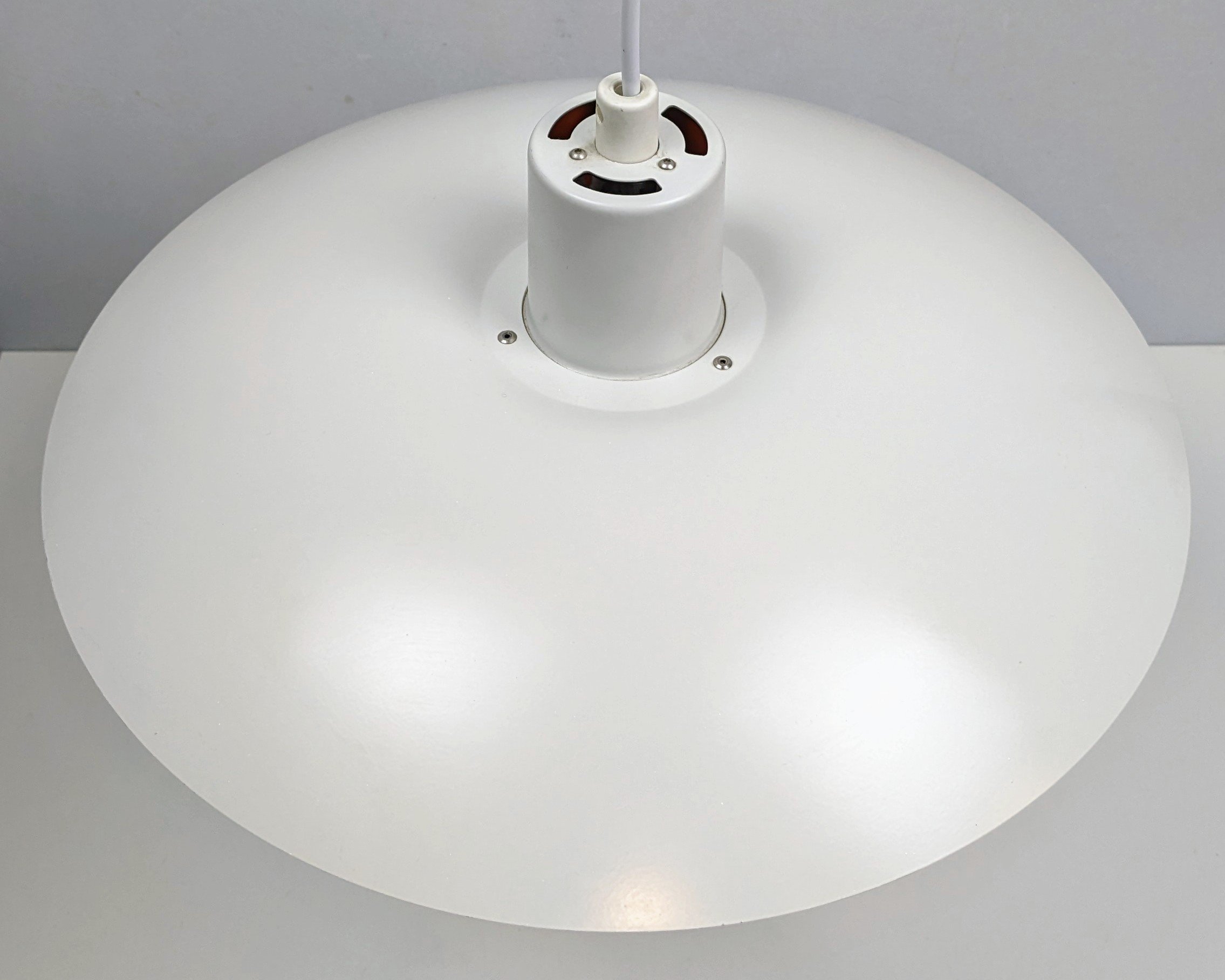 PH 4/3. Louis Poulsen og Poul Henningsen. Excellent condition. Ø40. Delvist nyt el. – produktbillede 1 – Design ikoniske lamper til spisestuen