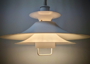 Sjælden Light 2000. Dansk design lampe fra 1980. Desire. Ny og ubrugt. I original emballage. Hvid. Ø48.