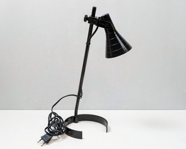 Klassisk vintage design. Ikea model Lagra. 1990 Skrivebordslampe.