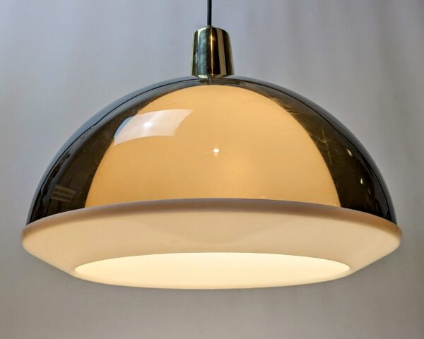 Finsk vintage design lampe fra 1970. Design: Yki Nummi. Model: Boblen. Ø40. Nyt el. Læs mere.